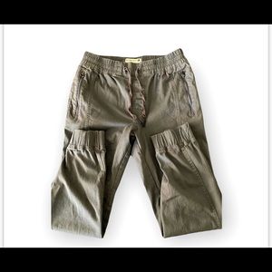 RETROFIT pants, great pre Owned condition, comfortable, size medium